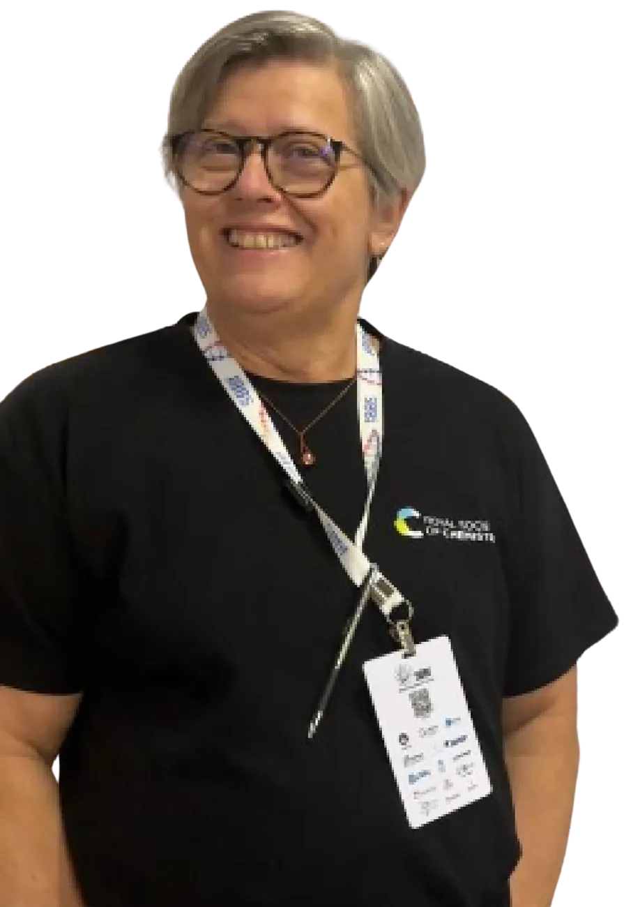 Assistir ao depoimento em vídeo da Dra. Elizabeth Magalhães, da Royal Society of Chemistry