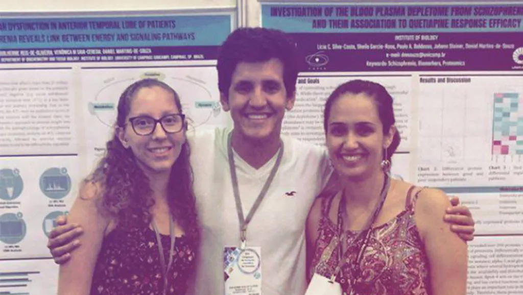 Apresentação de pôster durante o 25º Congresso PIBIC da Unicamp