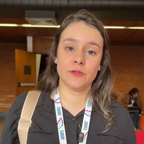 Assistir ao depoimento em vídeo de Maria Clara, estudante da UNIFESP